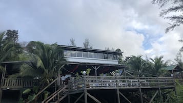 Mặt tiền nơi lưu trú