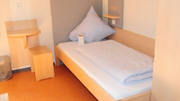 Schreibtisch, Bügeleisen/Bügelbrett, kostenlose Babybetten