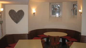 Tägliches inbegriffenes Frühstücksbuffet