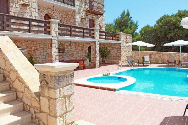 Massage - The Vivian - Luxury Stone Villa (Zakynthos)