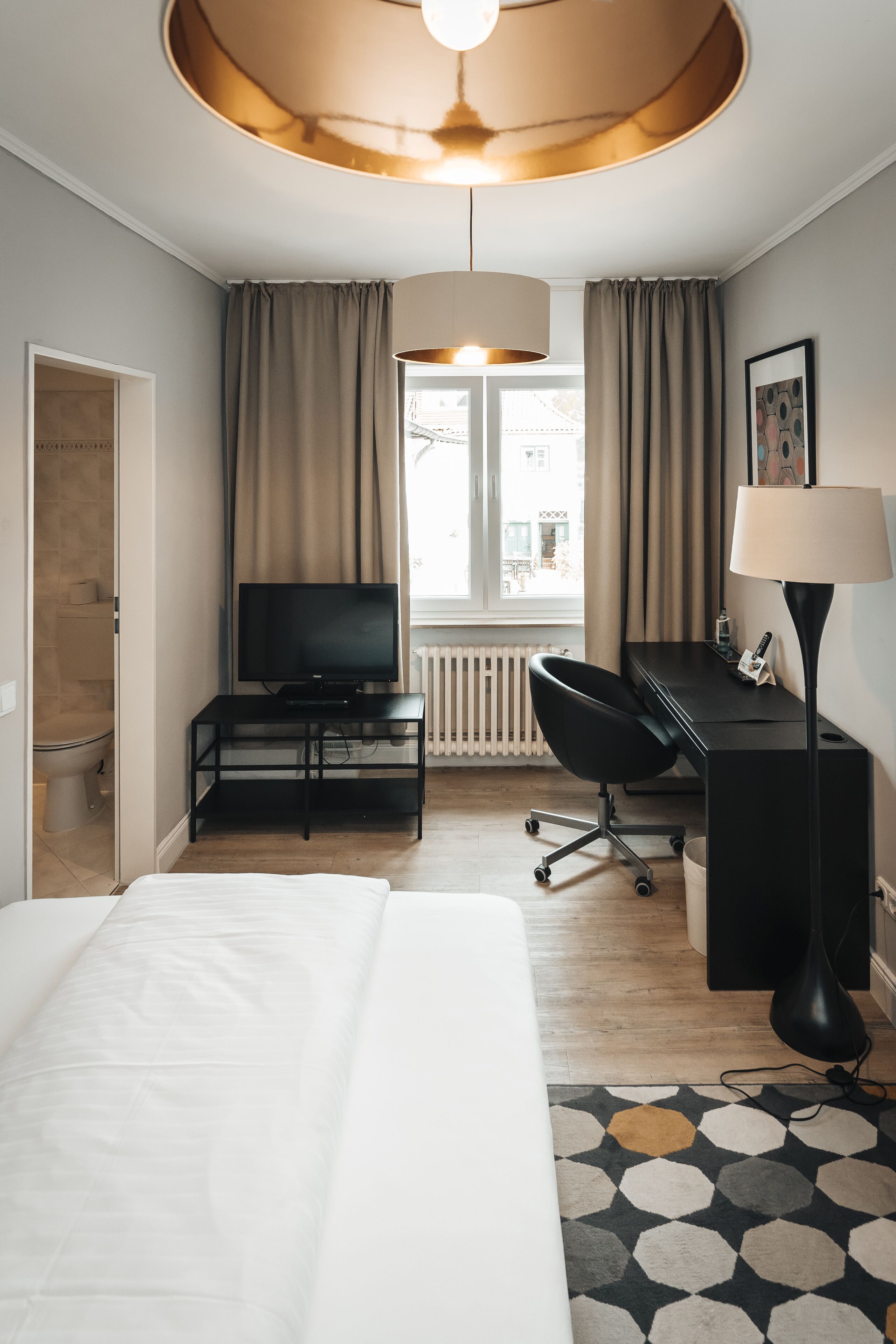 standard single room | hypo-allergenic bedding, individually furnished, desk, cots/infant beds