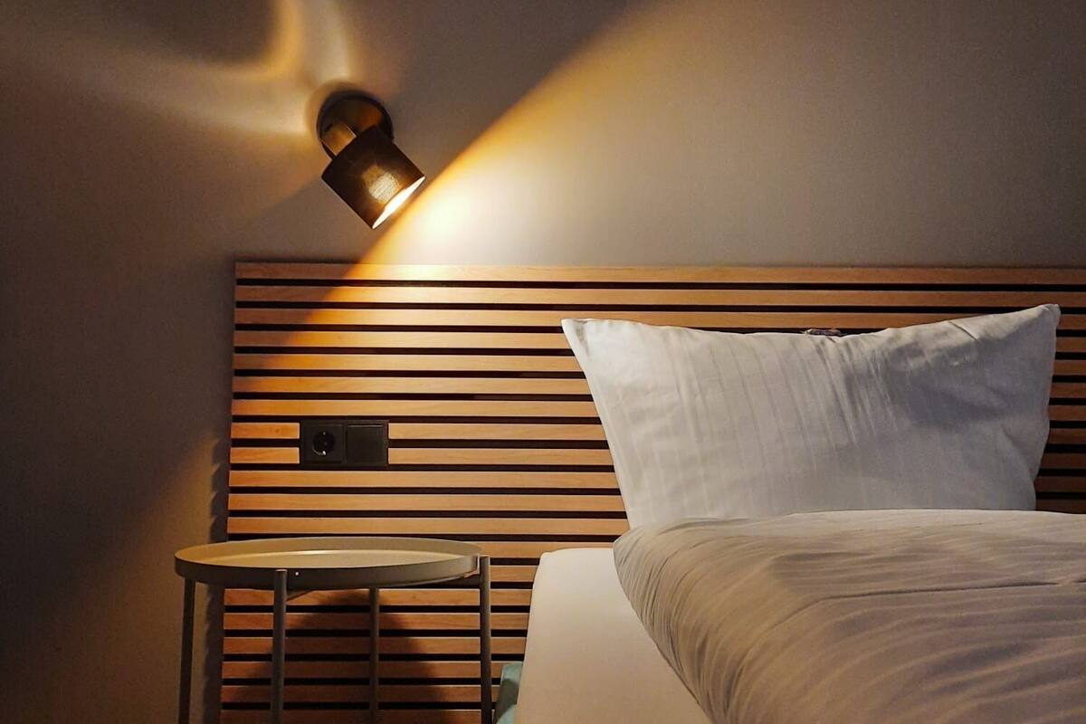 standard double room | hypo-allergenic bedding, individually furnished, desk, cots/infant beds