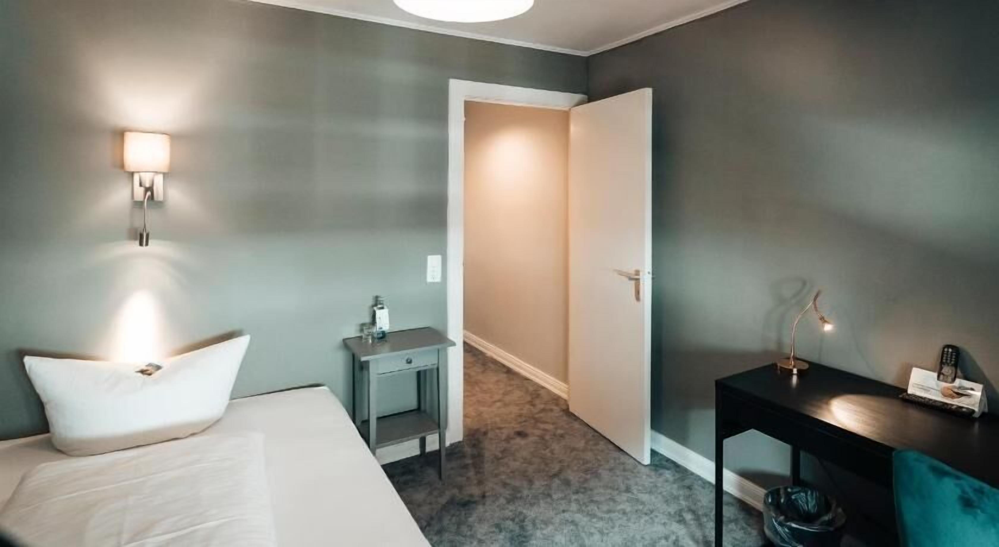 Allergikerbettwaren, individuell eingerichtet, Schreibtisch