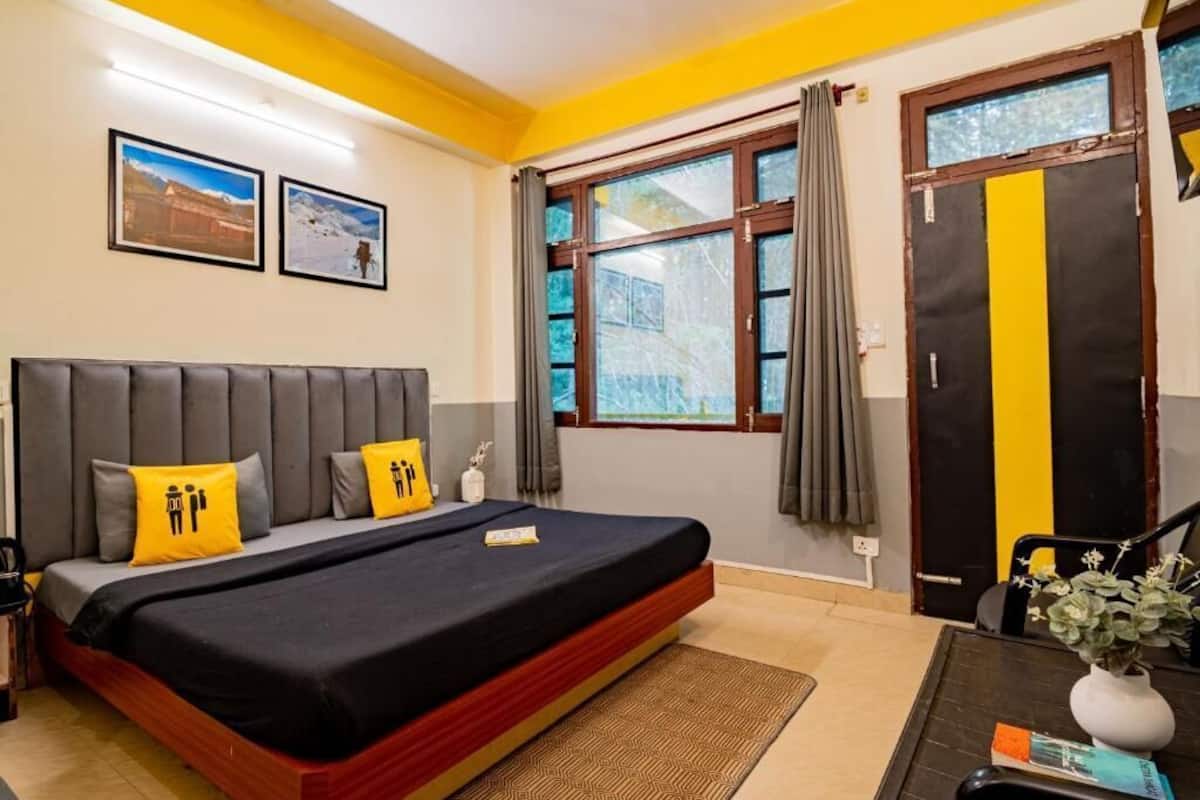 Deluxe Double Room x A Block | ์๋ง ์ปคํผ, ๋ฌด๋ฃ WiFi, ์นจ๋ ์ํธ