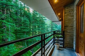 Balcony view - The Hosteller Kasol (Bhuntar)