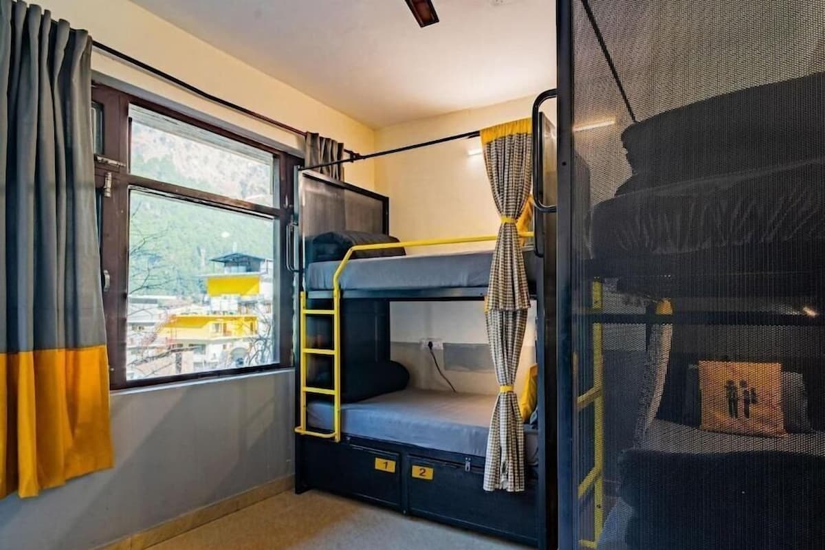 Blackout curtains, free WiFi, bed sheets