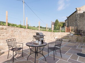 Outdoor dining - 2 bedroom accommodation in Langthwaite, near Richmond (Langthwaite, near Richmond)