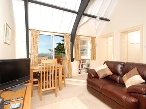 Living area - 2 bedroom accommodation in Polzeath (Polzeath)