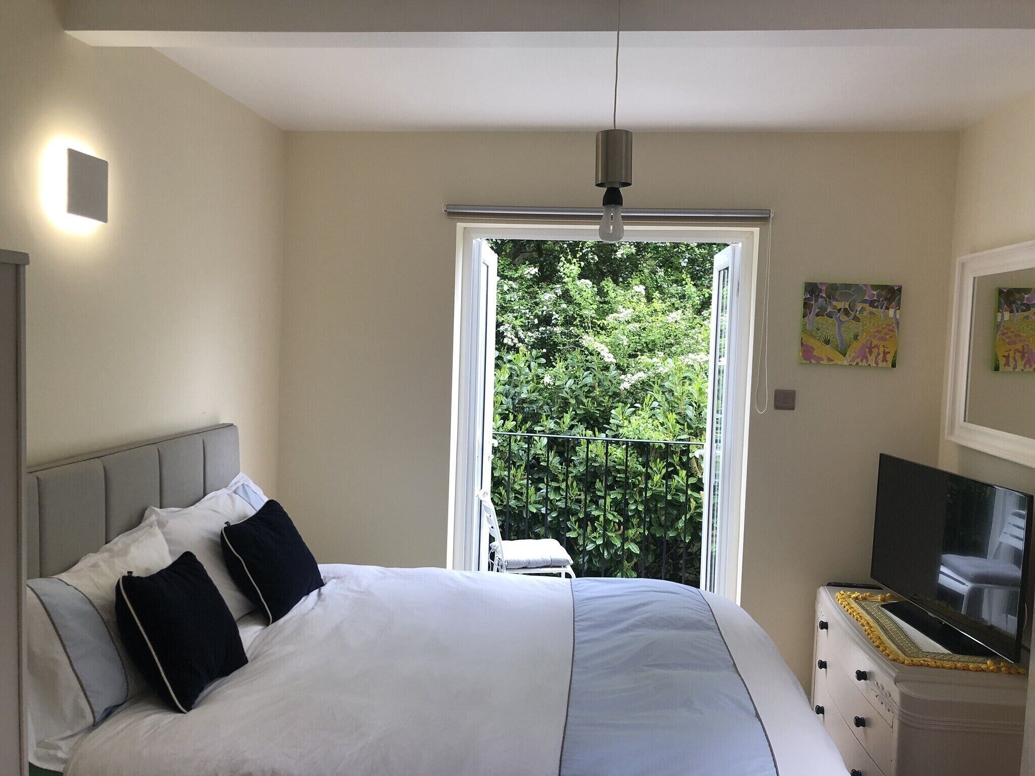 2 bedrooms, desk, iron/ironing board, travel cot