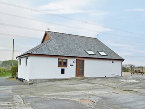Exterior - 3 bedroom accommodation in Red Roses, near Whitland (Red Roses, near Whitland)