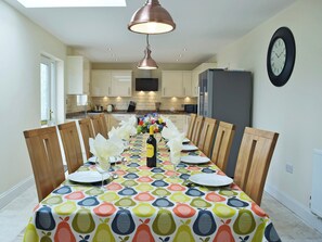 Dining - 3 bedroom accommodation in Red Roses, near Whitland (Red Roses, near Whitland)