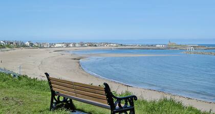 2 bedroom accommodation in Newbiggin-by-the-Sea, near Morpeth