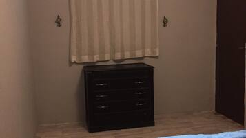 Kamer, 1 twee- of 2 eenpersoonsbedden | Gratis wifi, beddengoed