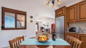 Villa, 3 camere da letto | Pasti in camera