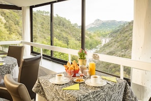 Free daily buffet breakfast