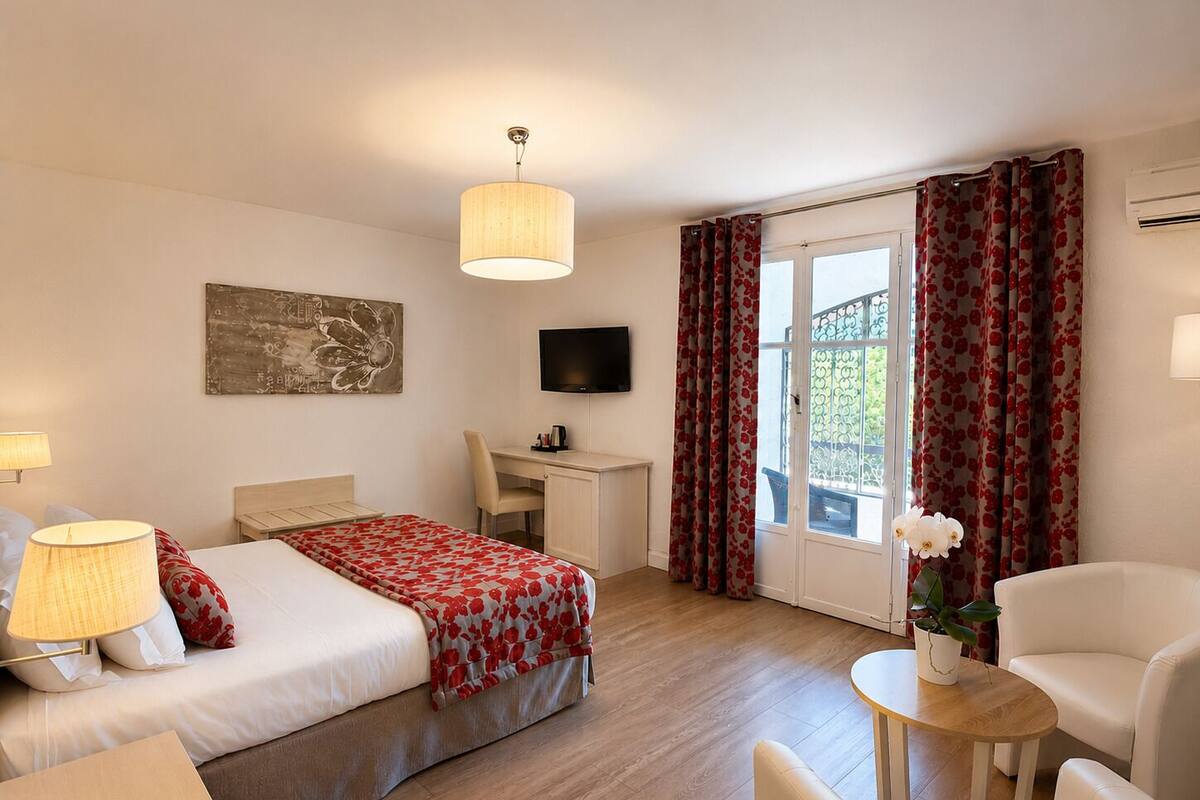 Romantic Double Room (with Loggia) | Premium bedding, minibar, in-room safe, desk