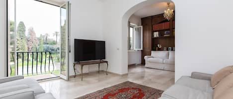 Apartment | Wohnzimmer | Flachbildfernseher