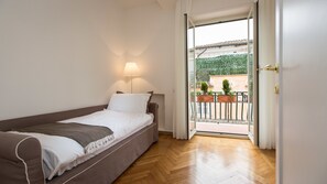 Apartment | 3 Schlafzimmer, Bügeleisen/Bügelbrett, kostenloses WLAN, Bettwäsche