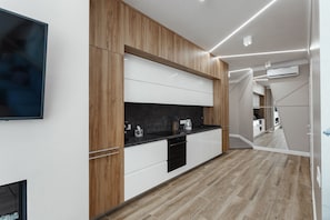 Apartemen Deluks, 2 kamar tidur (#316) | Dapur pribadi | Lemari es, microwave, oven, dan kompor