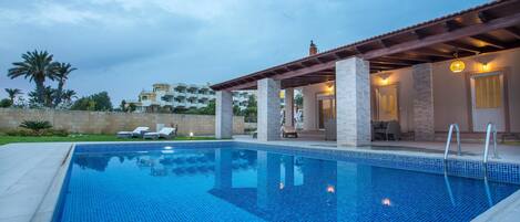 Villa, bassengutsikt | Privat basseng