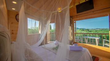 Tree House | Individually decorated, individually furnished, soundproofing