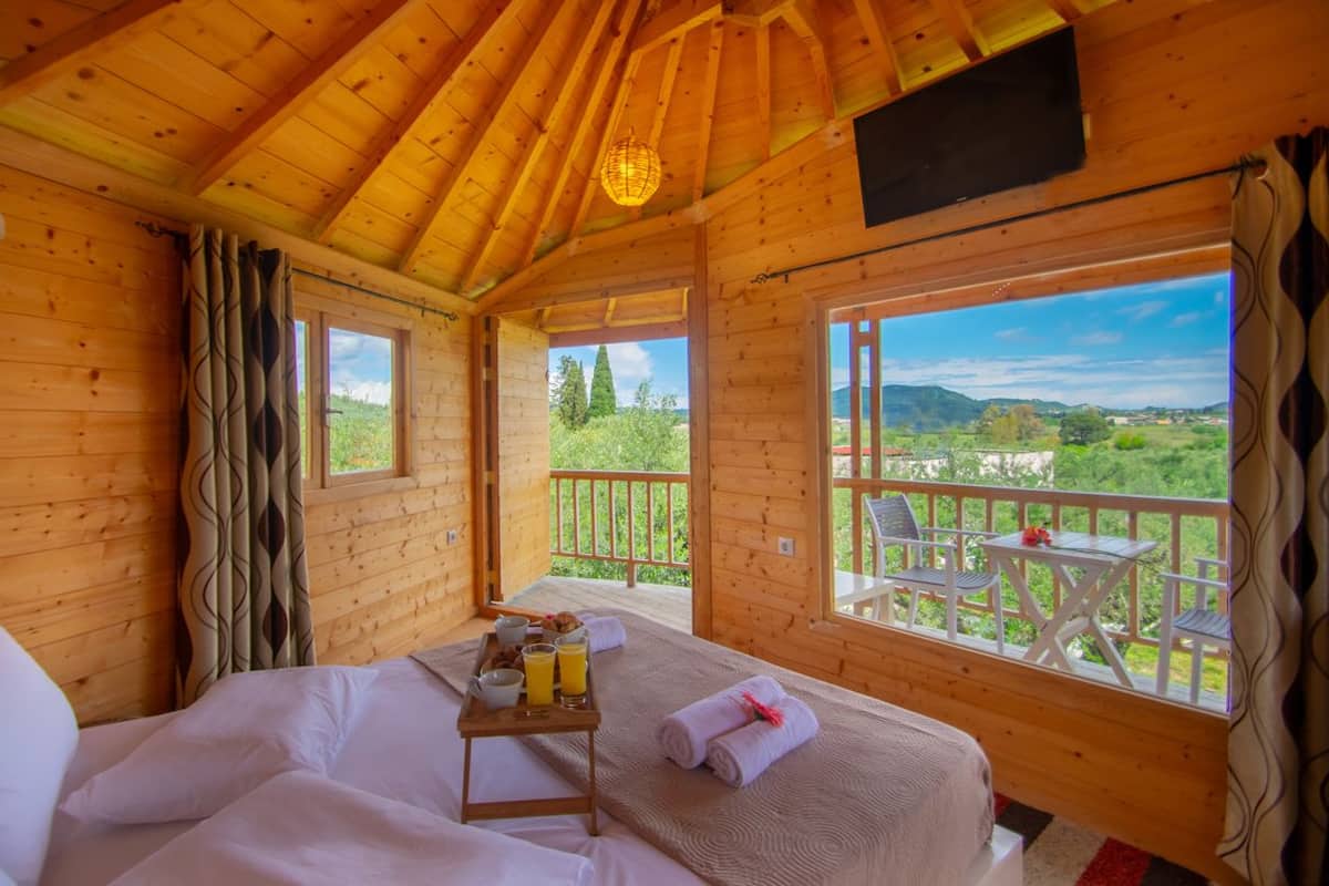 Tree House | Individually decorated, individually furnished, soundproofing