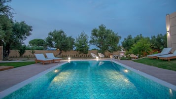 Private pool
