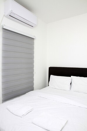 Iron/ironing board, free WiFi, bed sheets - KAV Apartments - Sderot Ben Gurion 44 (Tel Aviv)