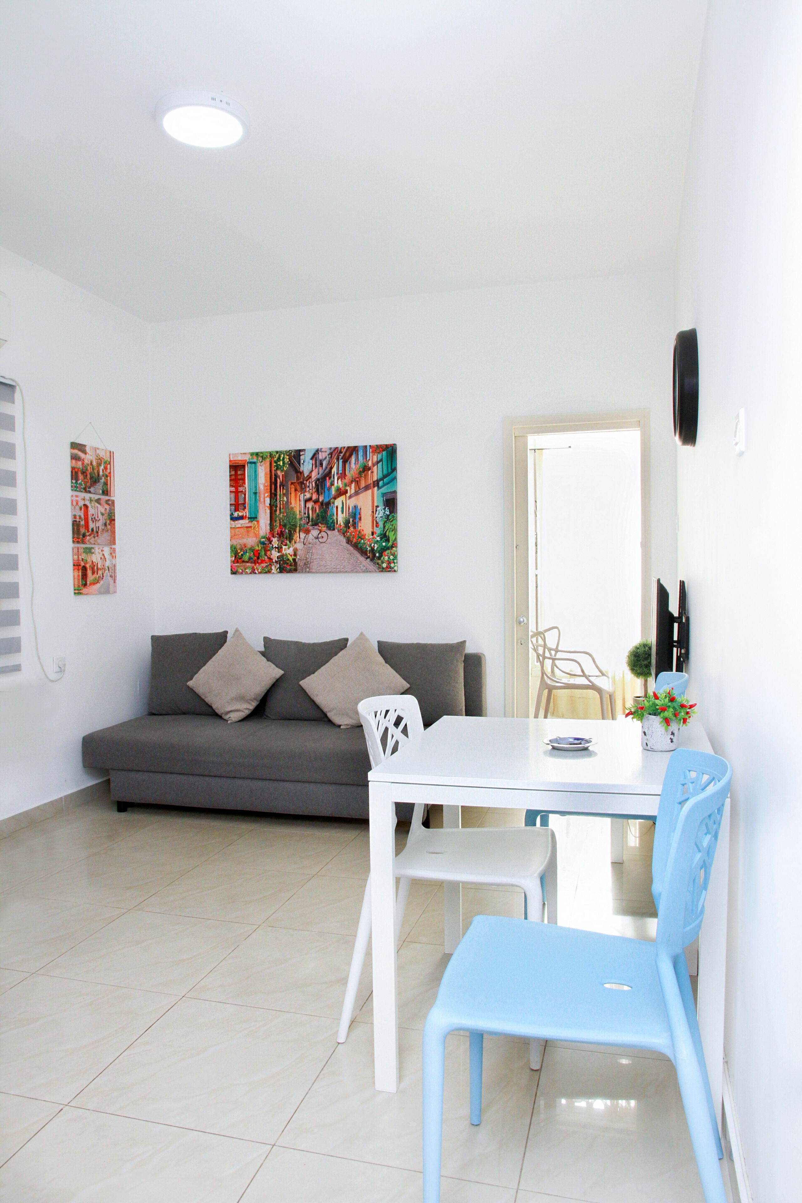 Comfort Condo, 1 Bedroom | Living area | Smart TV