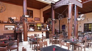 Outdoor dining - Otantik Bavarian Butik Otel (ANTALYA)