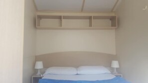 Mobile Home, Garden Area | Iron/ironing board, free WiFi, bed sheets