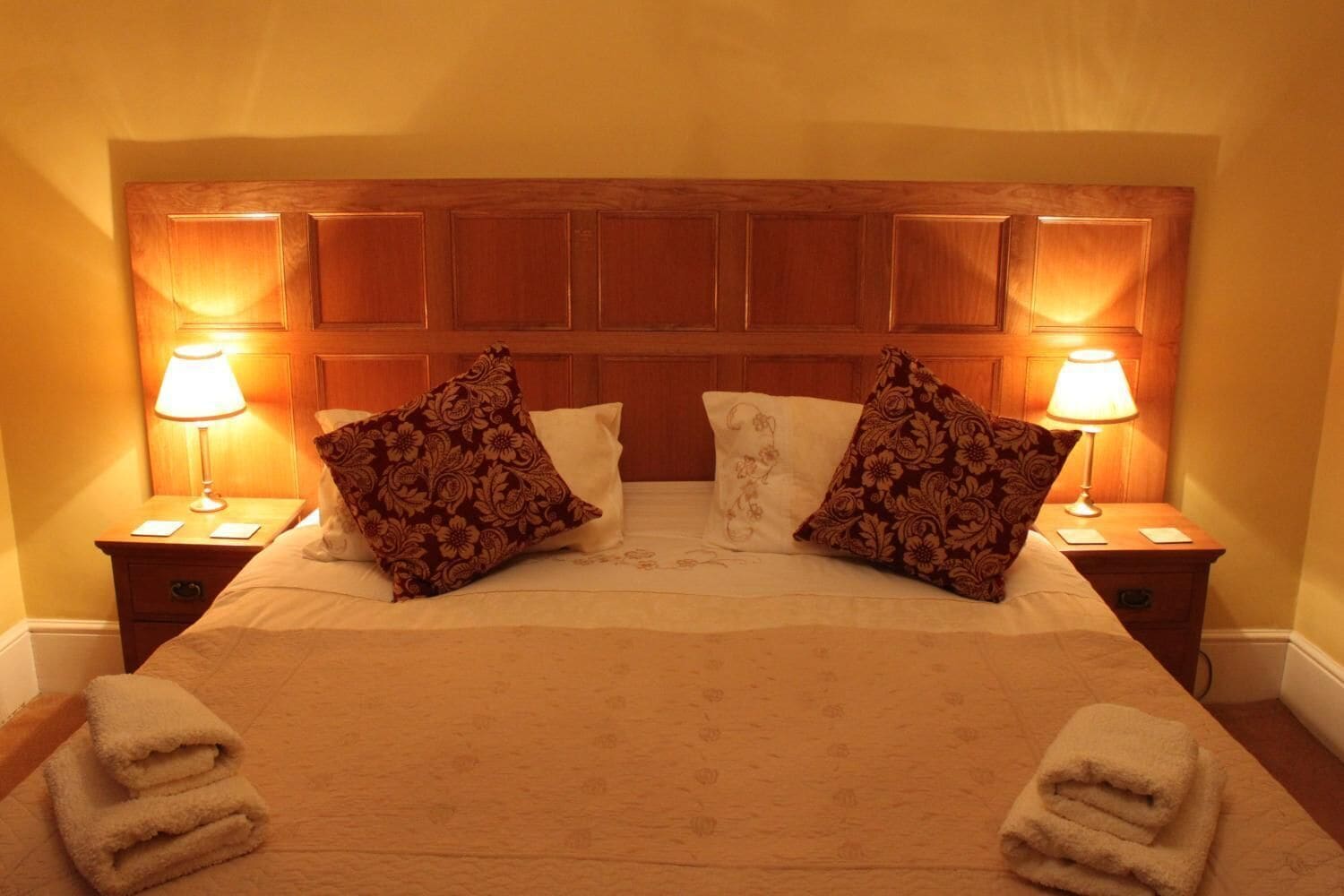 Iron/ironing board, travel crib, free WiFi, bed sheets