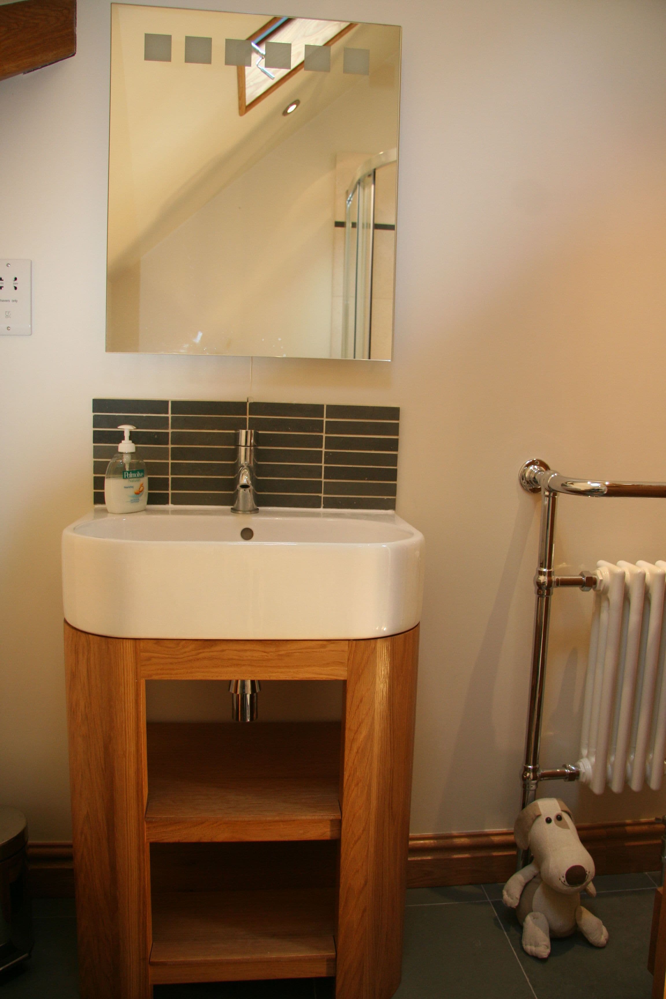 Cottage, 2 Bedrooms | Bathroom | Free toiletries, hair dryer, slippers, towels