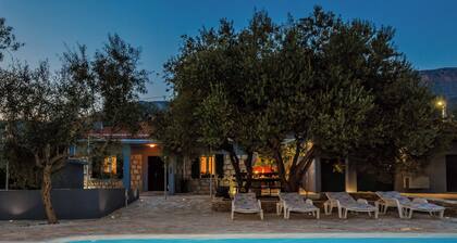 Luxury villa complex Pendolino with heated pool and jacuzzi