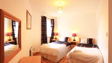 Comfort House, Multiple Beds | Iron/ironing board, free WiFi, bed sheets