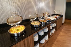 Tägliches nach Wunsch zubereitetes Frühstück gegen Gebühr