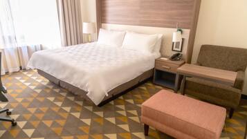 1 bedroom, in-room safe, desk, blackout curtains