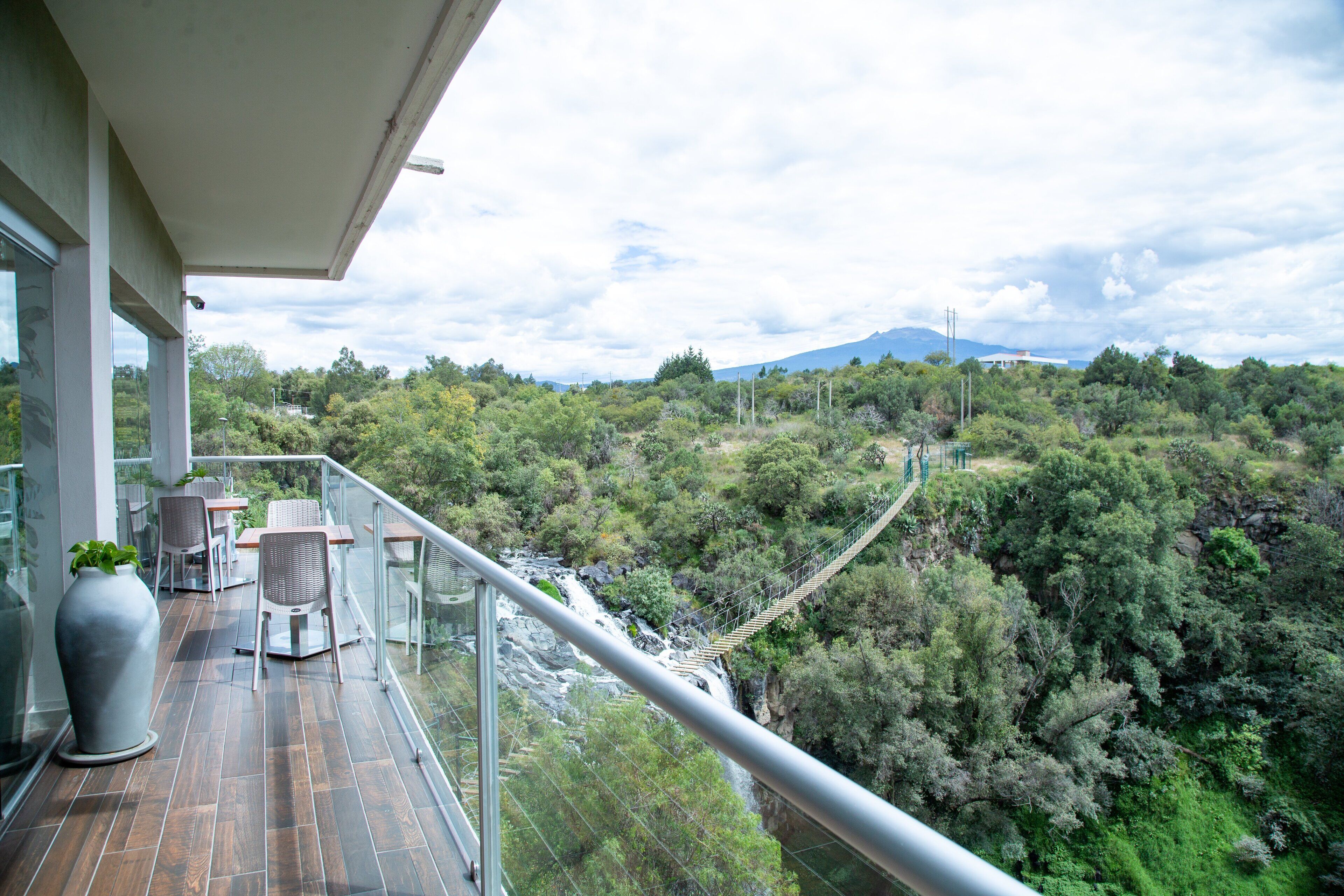 Se sirven desayunos, comidas, cenas y cocina internacional 