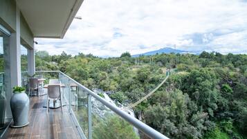 Se sirven desayunos, comidas, cenas y cocina internacional