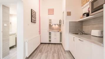 Design Apartment (PINK) | Private kitchen | Fridge, microwave, stovetop, dishwasher