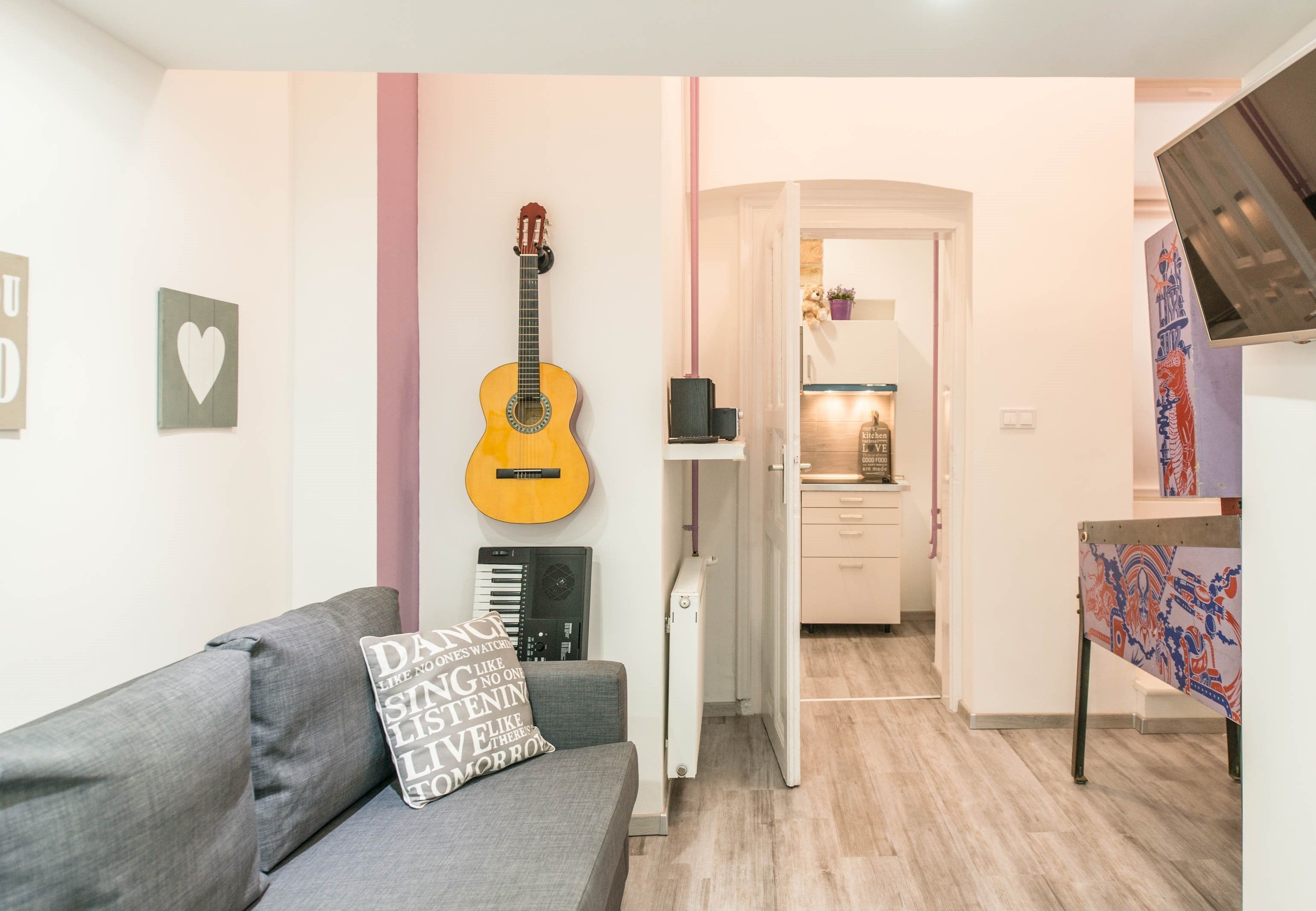 design apartment (purple) | 1 bedroom, individually decorated, laptop workspace, blackout curtains