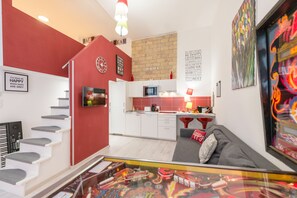 Design Apartment, 1 Queen Bed with Sofa bed (RED) - happy home Budapest FOX (Budapest)