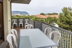 Outdoor dining - M036 - Marcelli, four-room apartment 30 meters from the sea (Marcelli)