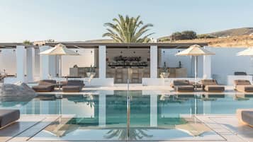 Poolside bar