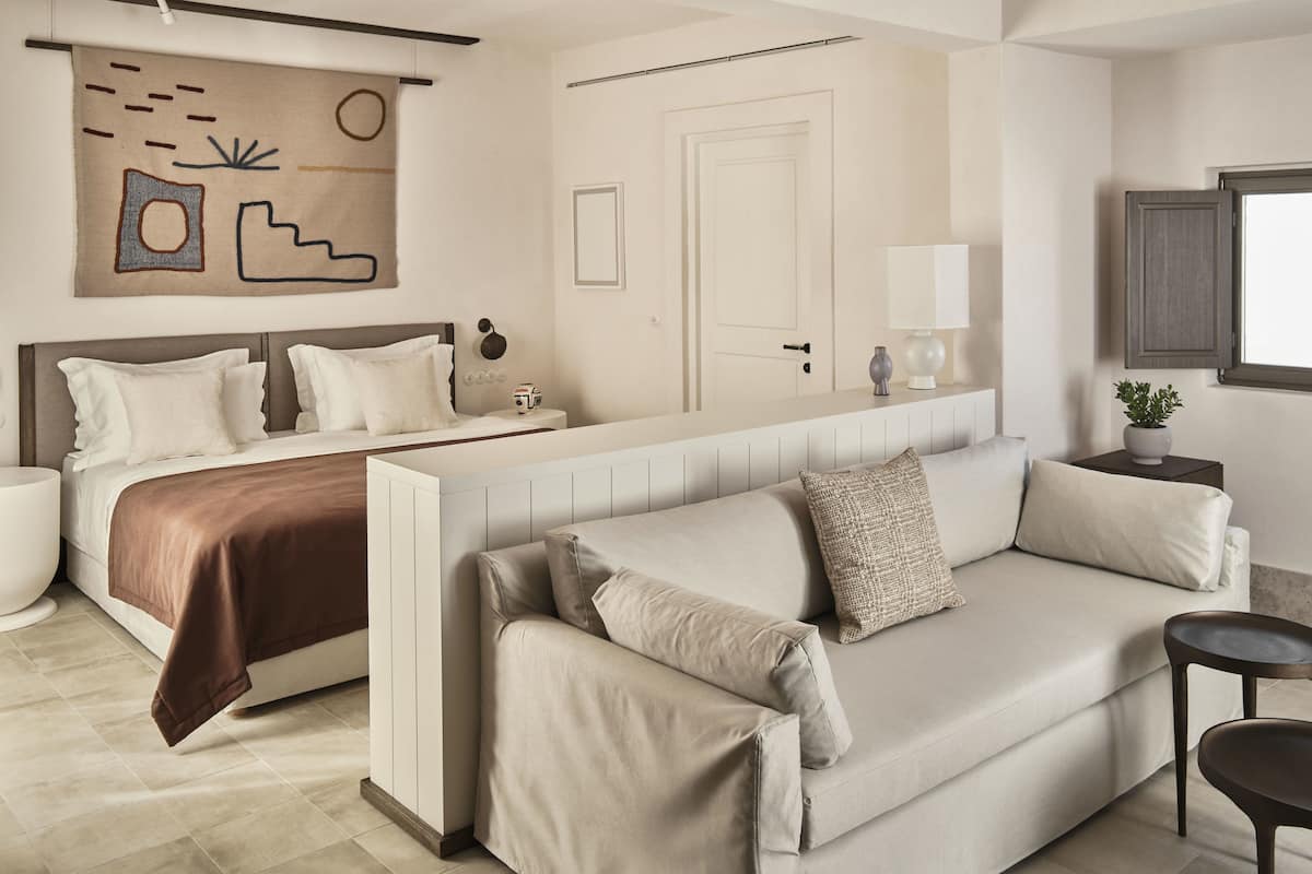 minibar, in-room safe, desk, laptop workspace