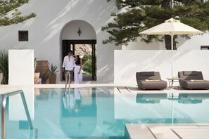 Seasonal outdoor pool, pool umbrellas, sun loungers