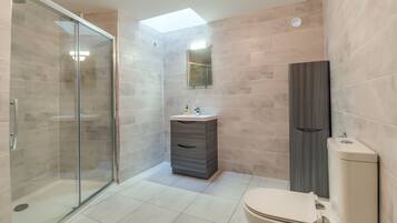 Deluxe Apartment, Multiple Beds | Interior detail