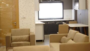 Apartment | Living room | Flat-screen TV