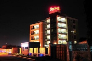 Front of property - Afieziwah Stylish Home (Accra)