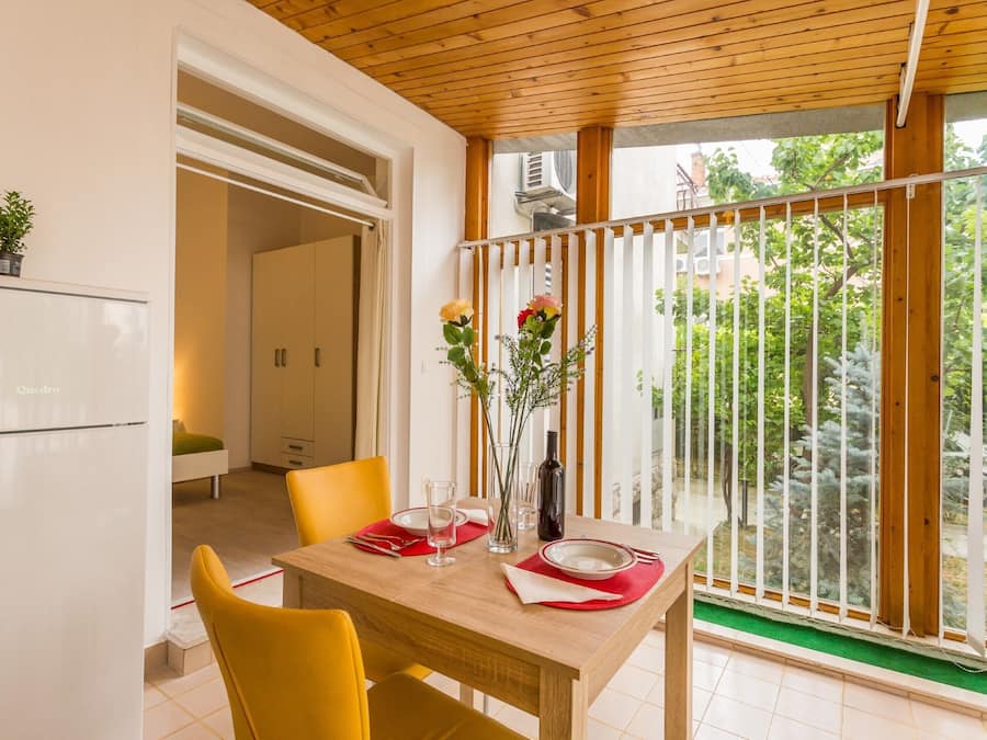 Studio Suite | In-room dining